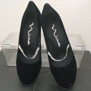 NINA BLACK VELVET, RHINESTONE ACCENT, SIZE 7.5